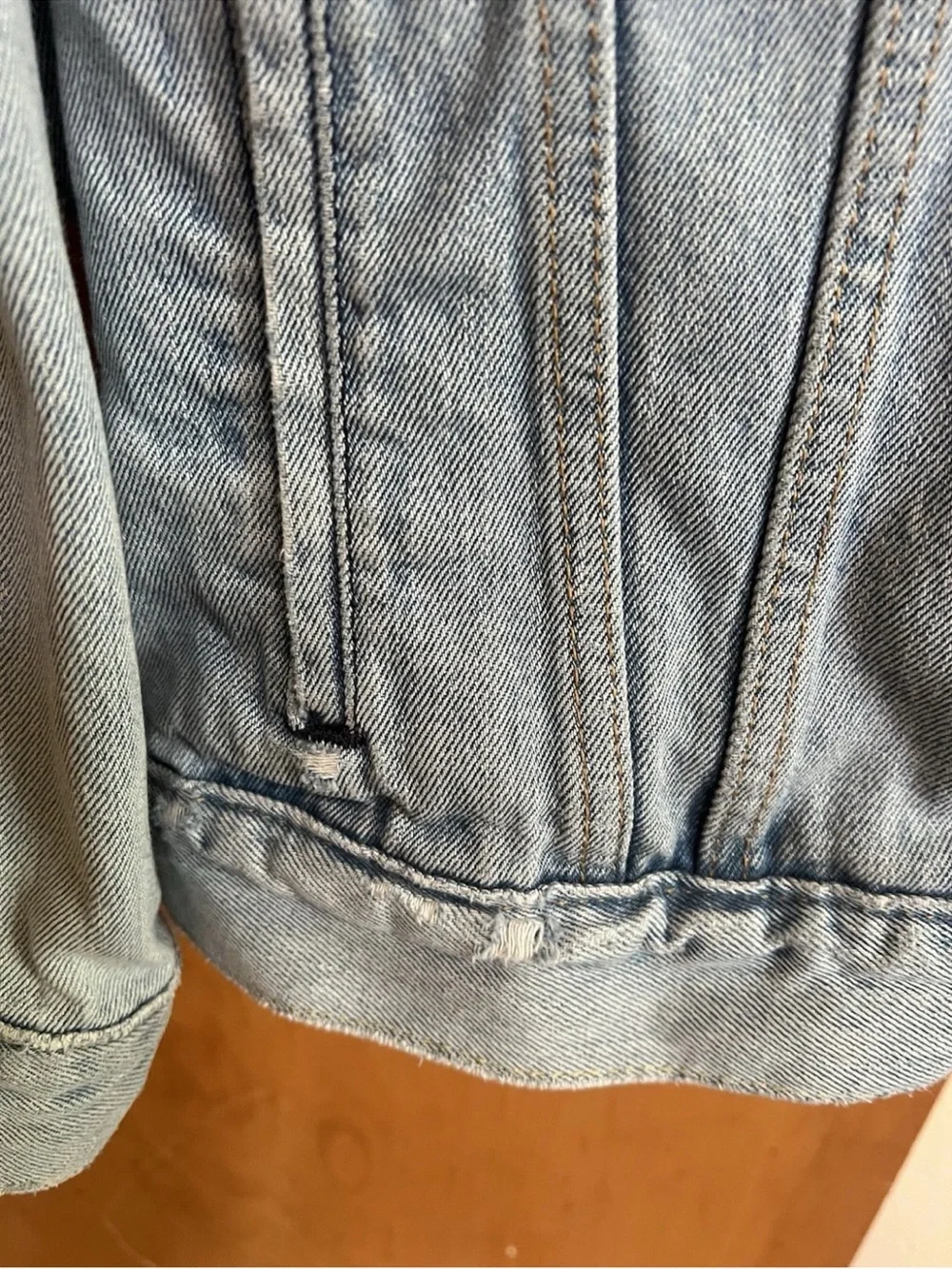 Levi’s Trucker Jacket 72334‑0131 Men’s XL • Soft Broken‑In Denim • Light Wash Fa